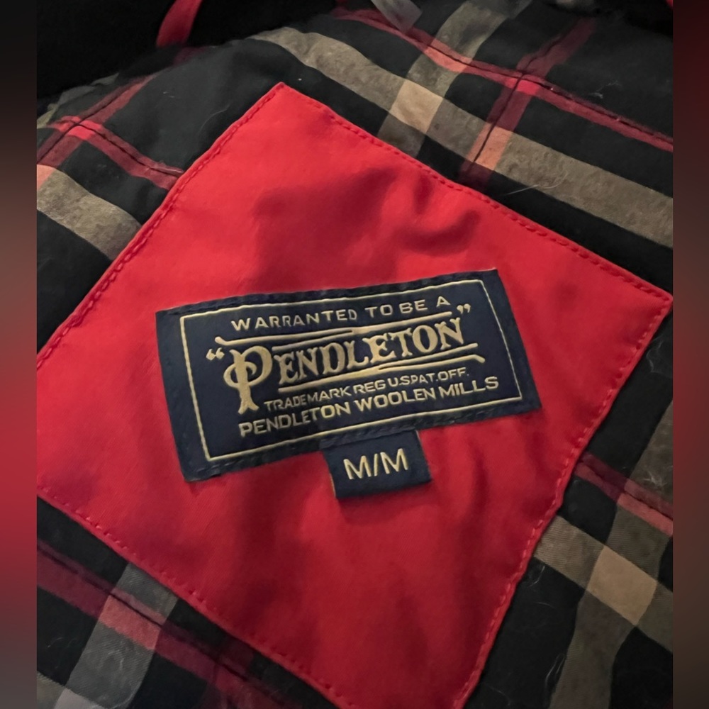 Pendleton down jacket. - Picture 4 of 7